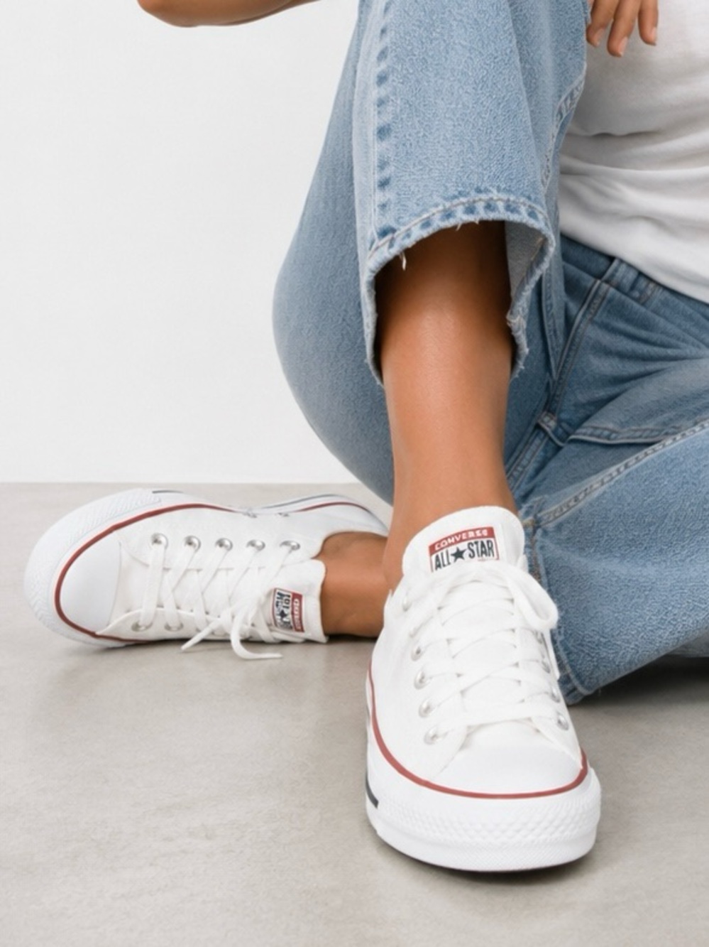 Converse Chuck Taylor All Star White Canvas Low Top Sneakers Women’s 7.5